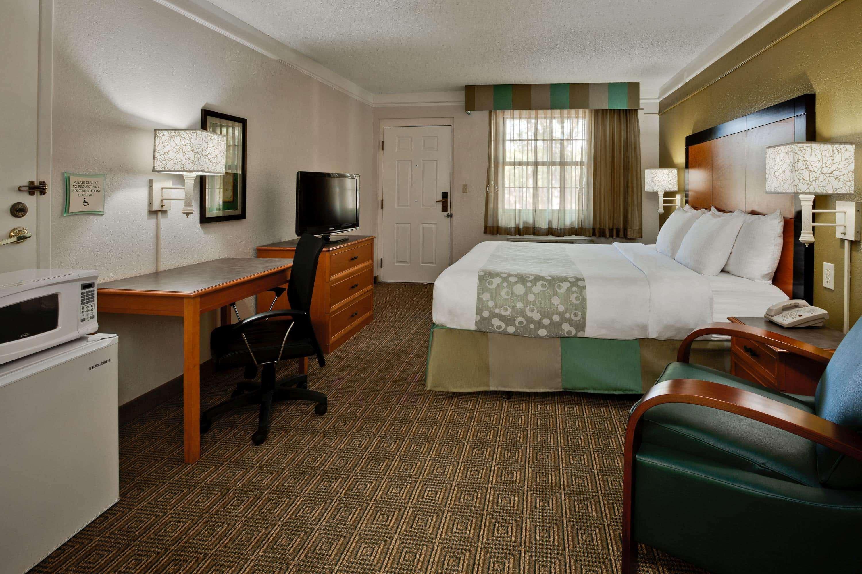 La Quinta Inn By Wyndham Orlando Airport West Exterior photo