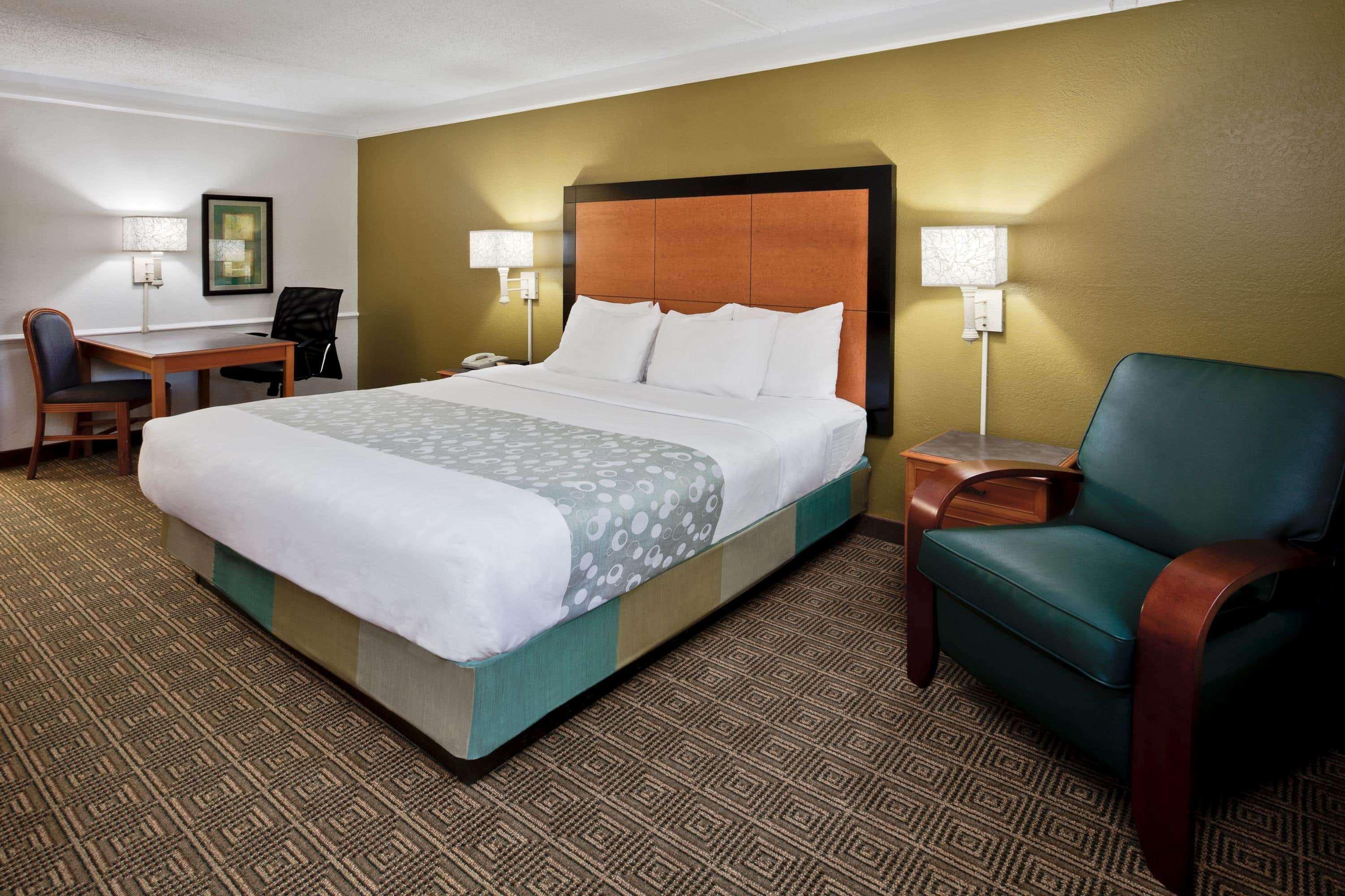 La Quinta Inn By Wyndham Orlando Airport West Exterior photo