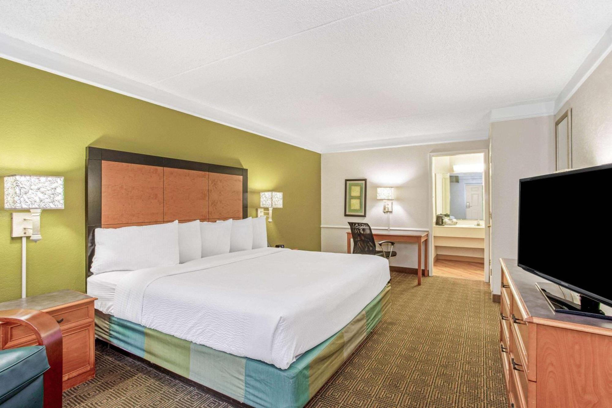 La Quinta Inn By Wyndham Orlando Airport West Exterior photo