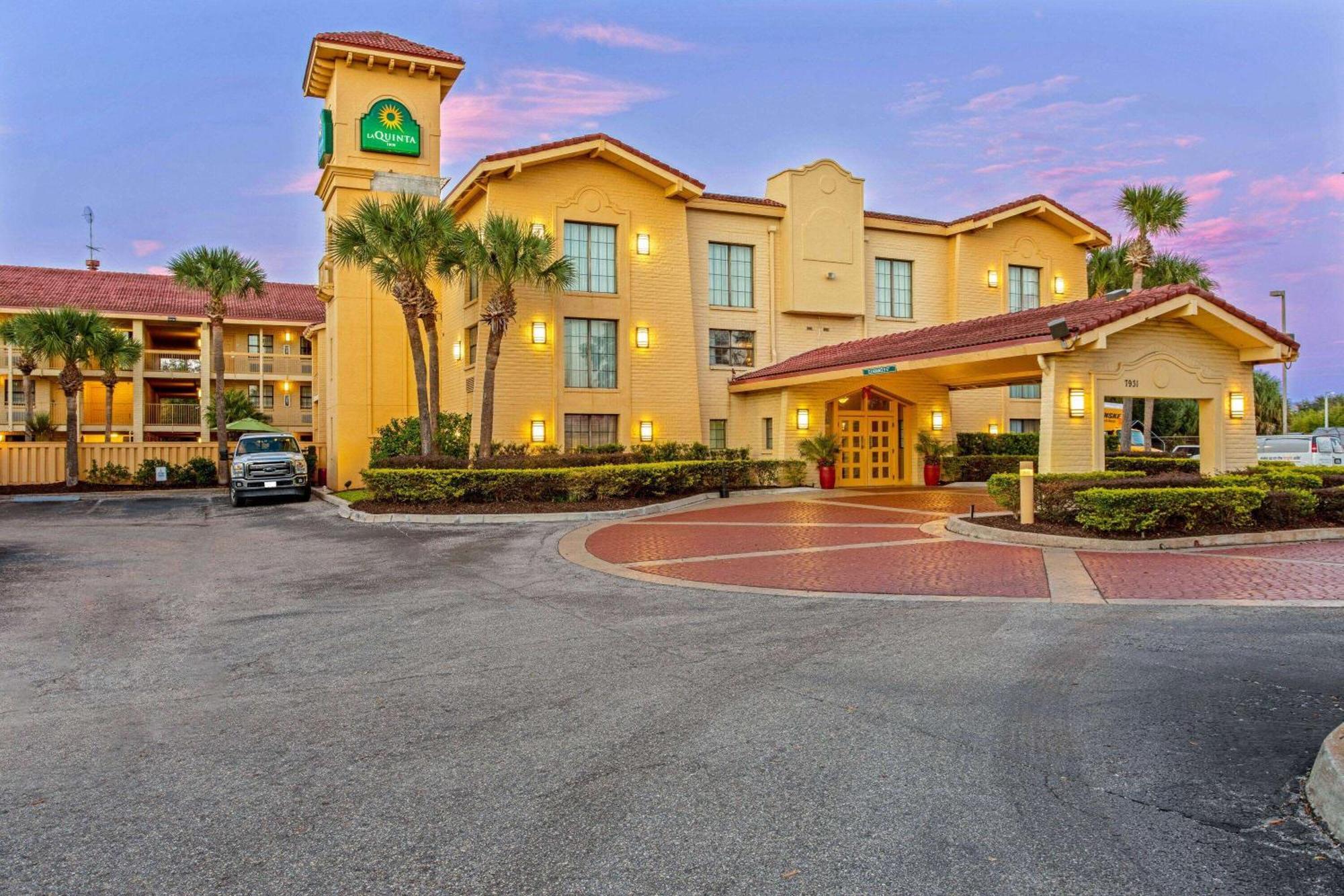 La Quinta Inn By Wyndham Orlando Airport West Exterior photo